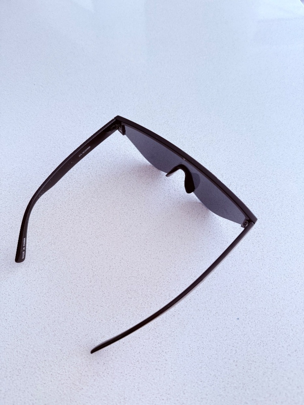 Black Shield Sunglasses Futuristic Oversized Visor Shades - Picture 4 of 4